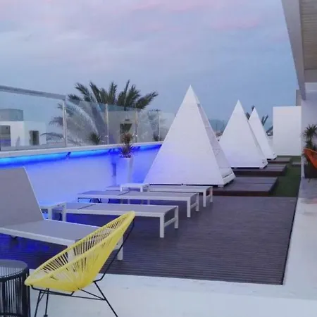 Cozy Flat With Amazing Roof In *