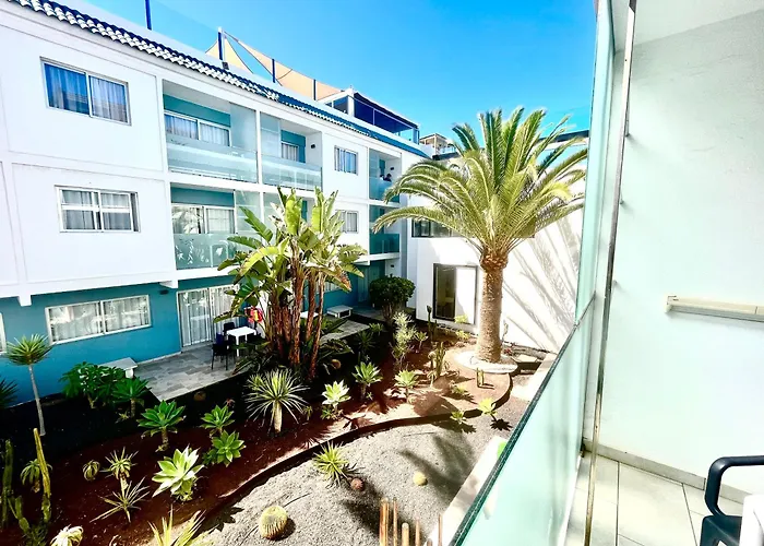 Cozy Flat With Amazing Roof In