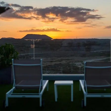 Cozy Flat With Amazing Roof In *