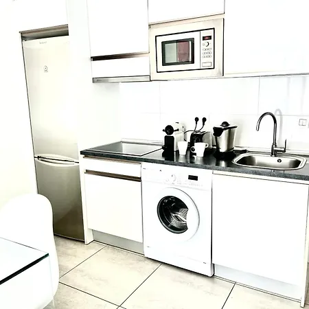 Cozy Flat With Amazing Roof In