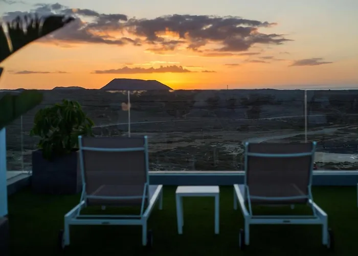 Cozy Flat With Amazing Roof In *