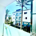 Apartament Cozy Flat With Amazing Roof In